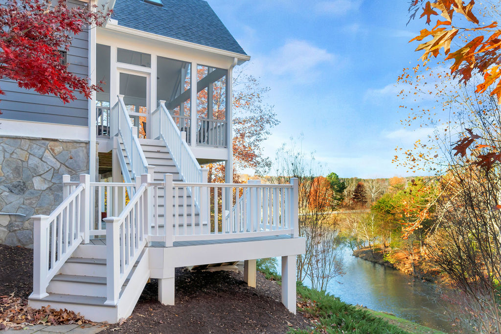 Autumn Is The Perfect Time To Remodel Your Deck